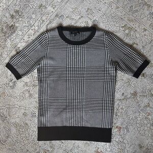 Houndstooth Stretch Knit Top